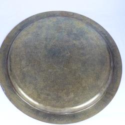 Plateau circulaire gravé en métal doré (laiton?) - Artisanat oriental - Photo 1