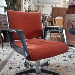 Fauteuil de coiffeur vintage de marque Olymp, avec tissu d'origine, à retirer sur place - Photo zoomée