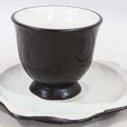 Coffret de deux tasses à café marque AINSI DE SUITE, plus un coffret de cuillère à café en porcelaine  - Photo 1