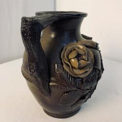 Vase marron en céramique - motifs de fleurs en relief - Lisieux - Photo 1