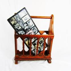 Porte revues en bois + Toile avec collages Vintage - Photo 0