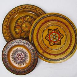 Lot de 3 assiettes en bois peint et vernis - art ethnique  - Photo 1