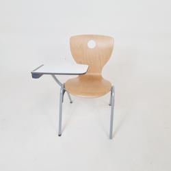 Chaise en bois avec tablette écritoire - Photo 1