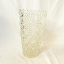 Vase VINTAGE en verre ciselé - Photo zoomée