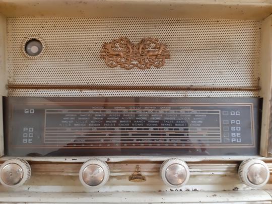 Ancien poste Radio Familial, Luck N°635 pour décoration vintage, année 50 - Photo 4