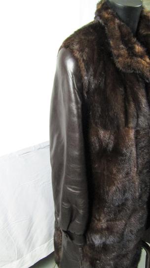 Manteau coupe droite longue en fourrure et cuir T.42/44 - JULIEN CHOPIN  - Photo 2