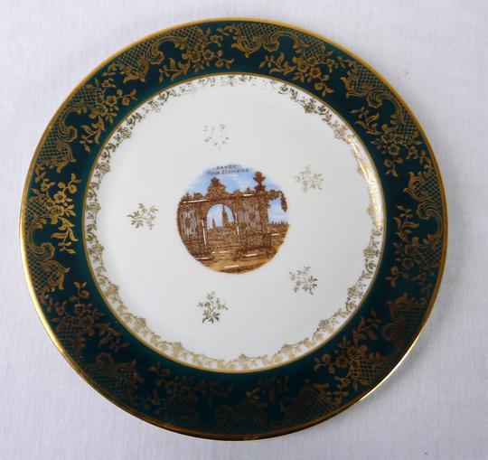 1 Assiette-porcelaine de Limoges à bordure doré  - Photo 1