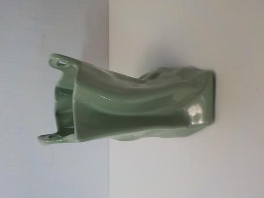 Vase vert en céramique forme de sac cabas  - Photo 3