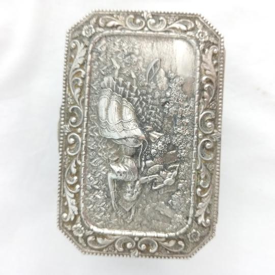 Boîte à bijoux ancienne en métal argenté - Photo 1