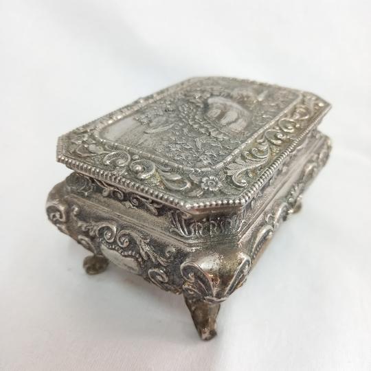 Boîte à bijoux ancienne en métal argenté - Photo 4