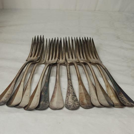 12 fourchettes argentées anciennes en tbe - Photo 9