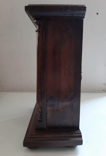 Pendule Borne ancienne, en bois et incrustation de laiton doré - Photo 8