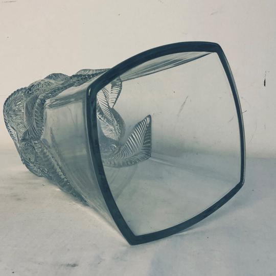 Vase en verre moulé transparent épais - années 70? - Photo 3