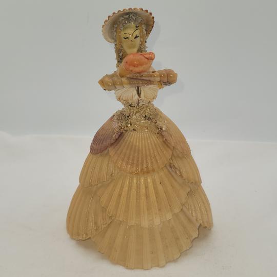 Sculpture Art-Déco poupée en coquillages vintage fait main - Photo 0