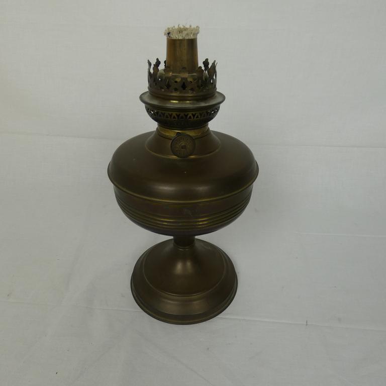 Ancienne Lampe à Pétrole En Etain Vintage - Photo 3