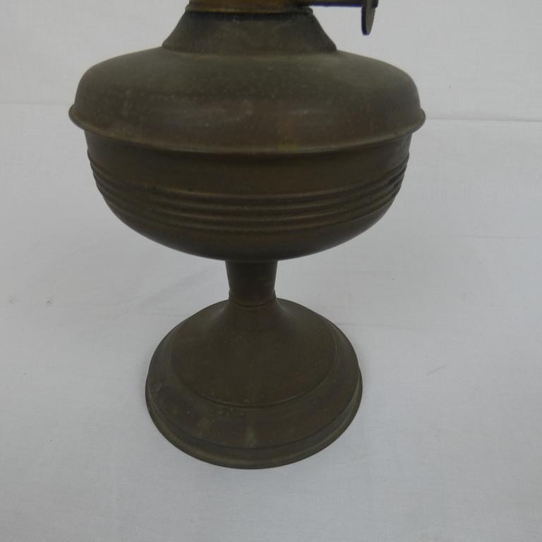 Ancienne Lampe à Pétrole En Etain Vintage - Photo 2