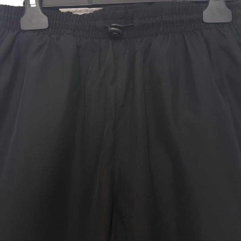 Femme Pantalon de jogging/pantacourt noir Reebok Taille 34 Label  Emmaüs