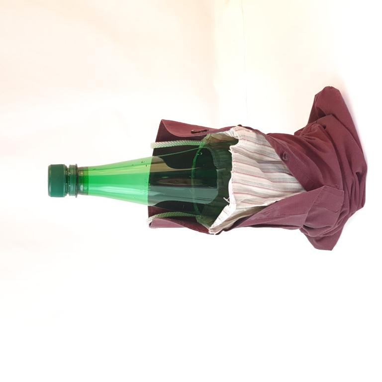 Porte-bouteille en tissu recyclé (chemise) - Photo 1
